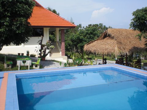 resort wiang chai Bungalow mit Swimming Pool